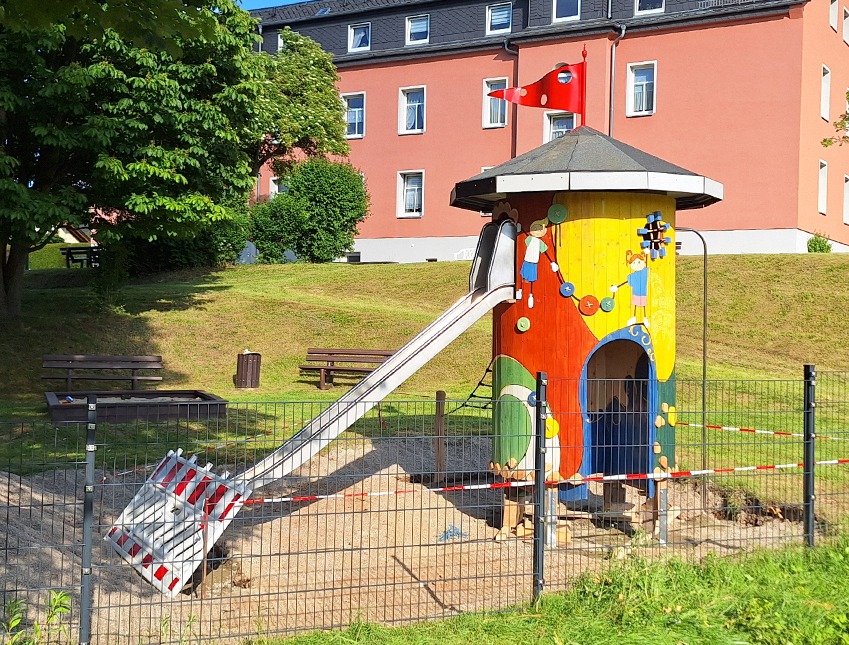 unsere Tischlerei im Erzgebirge fertigt individuelle Kinderspielplätze aus Holz