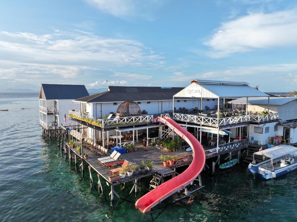 Aloha Mabul Scuba Lodge