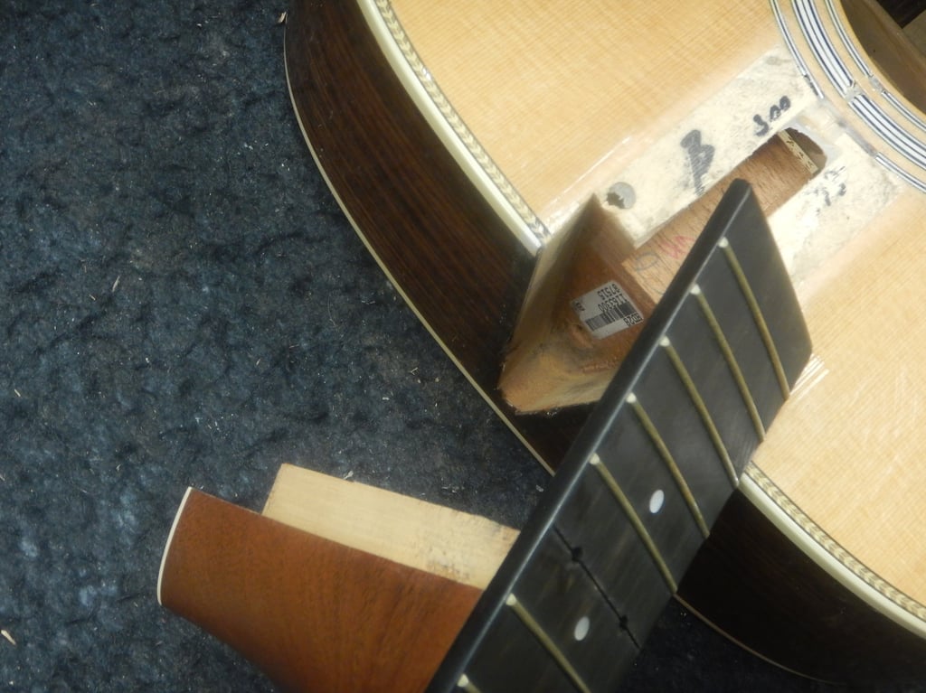Martin acoustic guitar neck reset