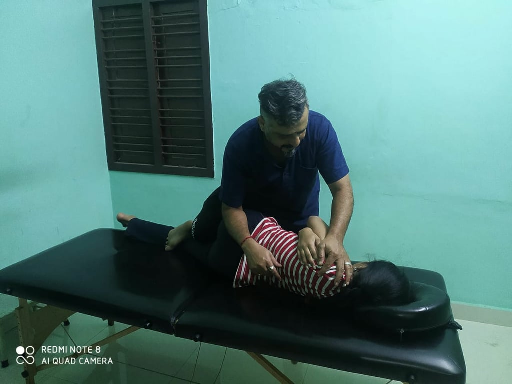 Vetrivel Health center best chiropractic and varamam theraphy 