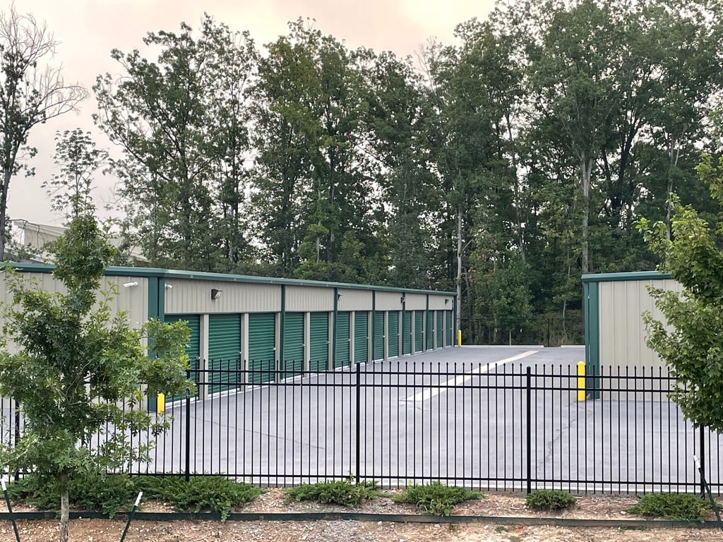 A view of some of our outside accessible units at Alcoa Road Storage TOO
