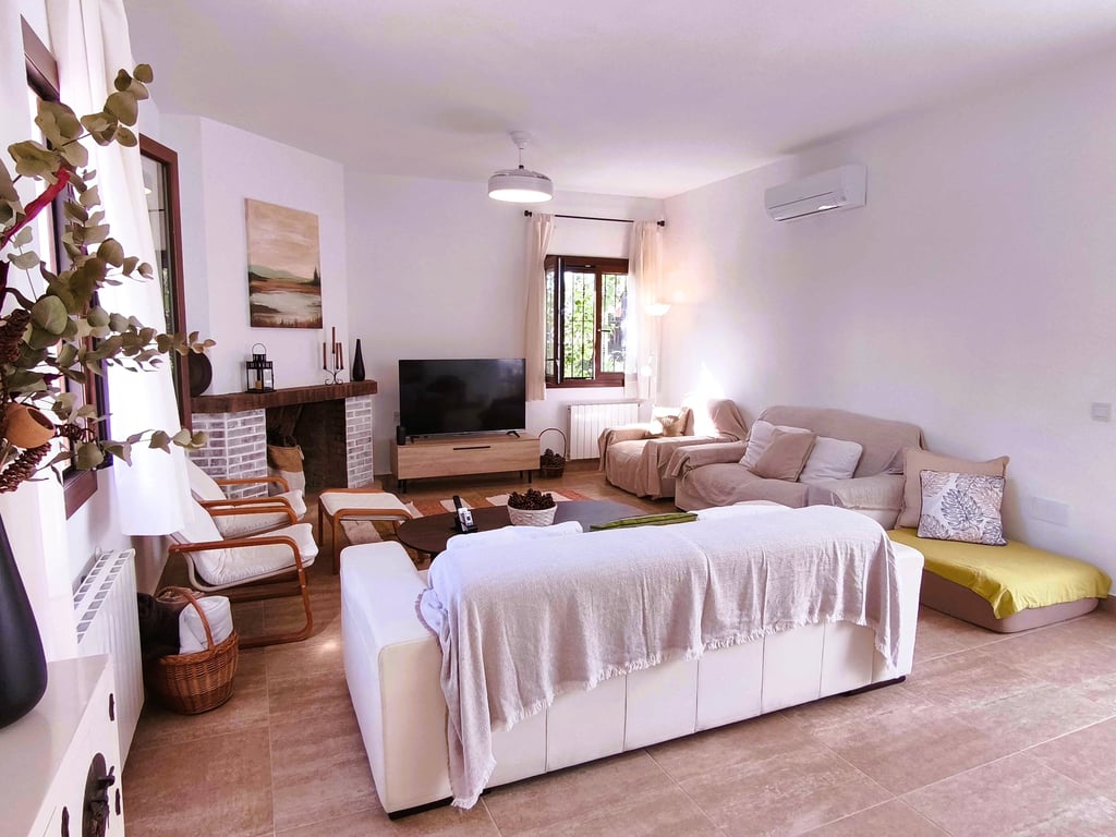 Salon con chimenea