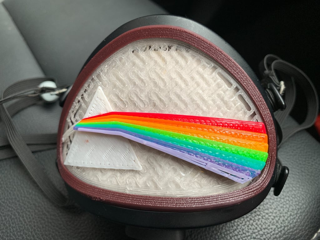 flo-26: Flomask with Rainbow-Prism decoration