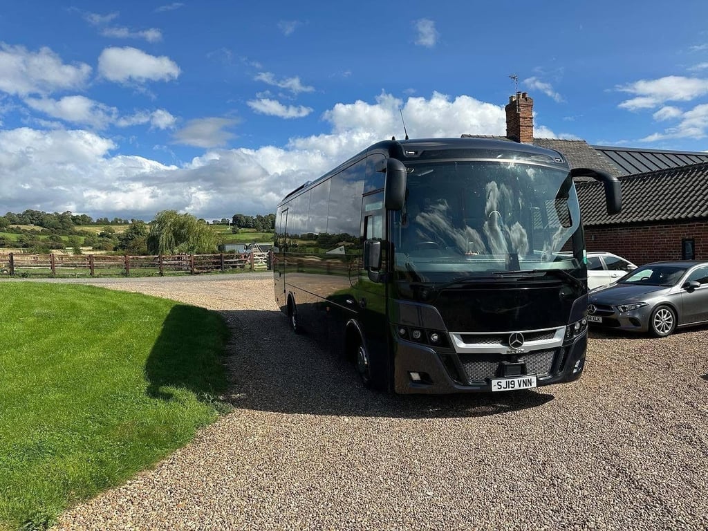 24 Seater Coach Hire London