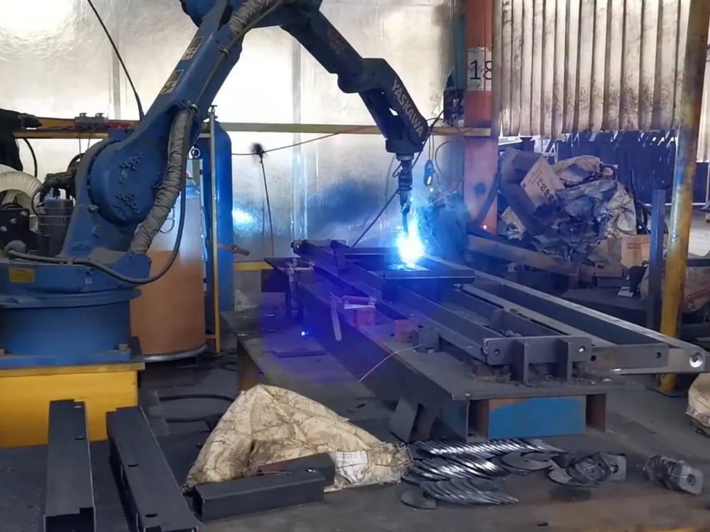 Welding process assembling steel components of strength equipment frames