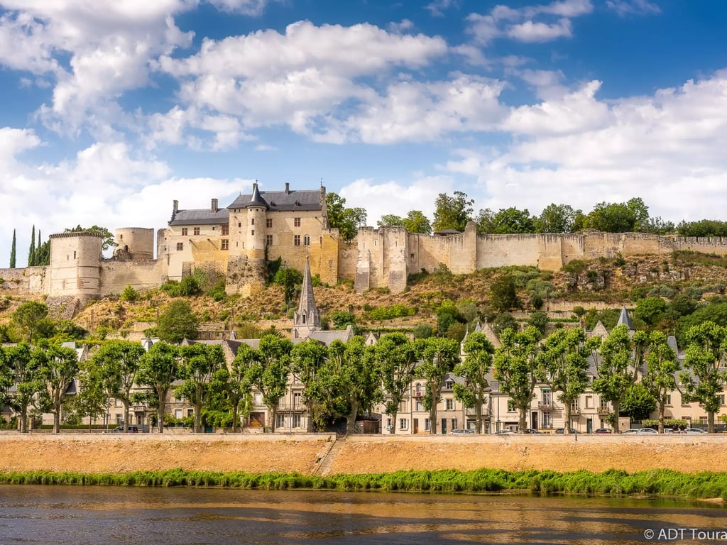 Forteresse de Chinon hebergement