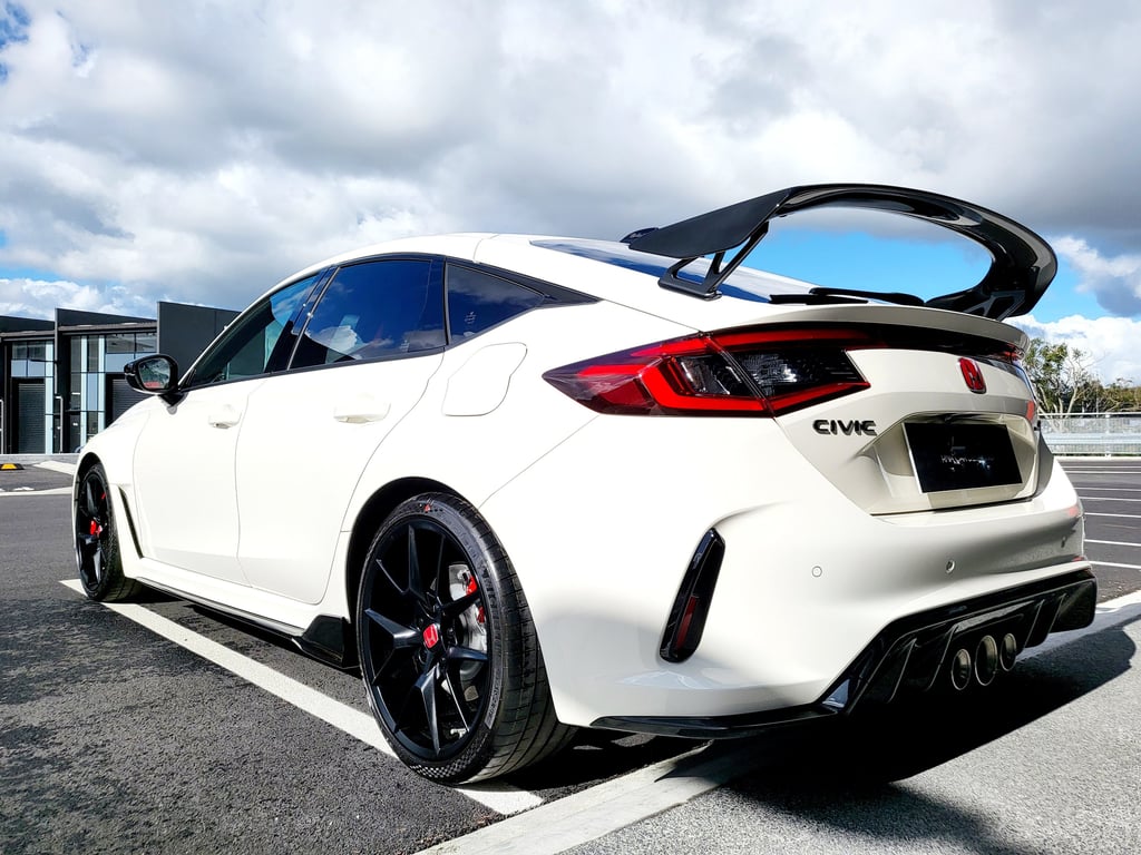 the coating lab Auckland IDA certified car detailer ceramic coating graphene coating paint correction cut and polish 