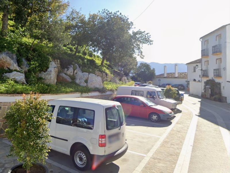 Punto de encuentro de la vía ferrata Castillo del Águila de Gaucín en el entorno del castillo