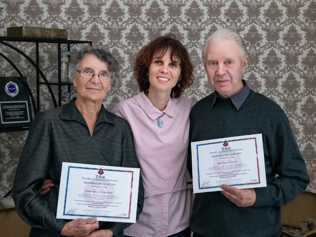 Jurgita Adom su tėvais