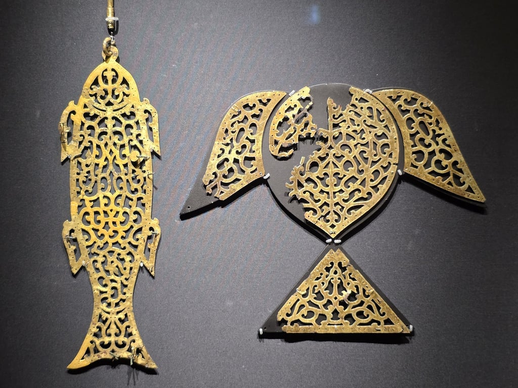 Silla gilt bronze fish shaped ornaments