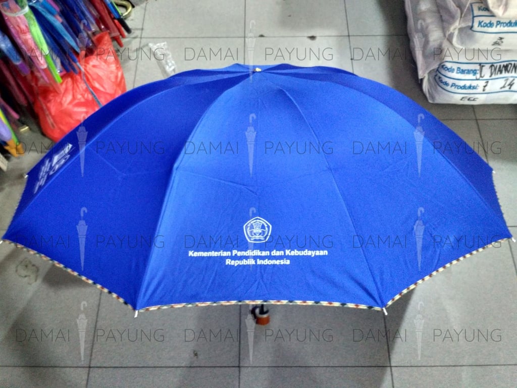 Payung promosi polos lipat super jumbo premium Rosida Kementrian pendidikan dan kebudayaan