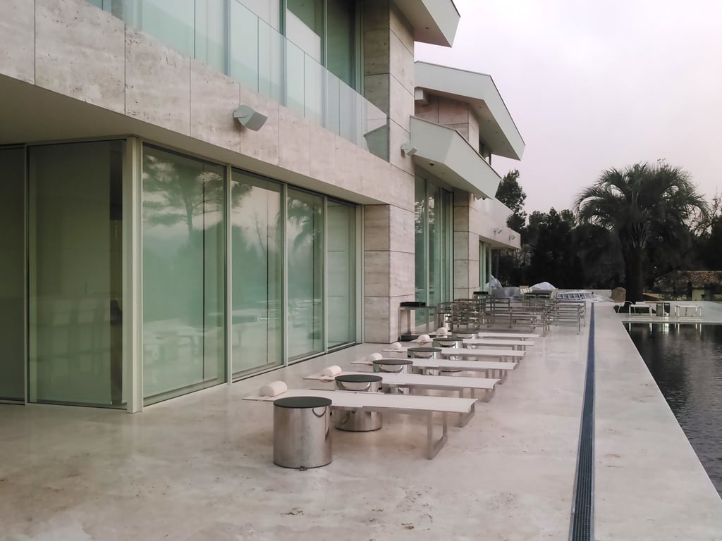 Light Bianco travertine for terrace, natural stone