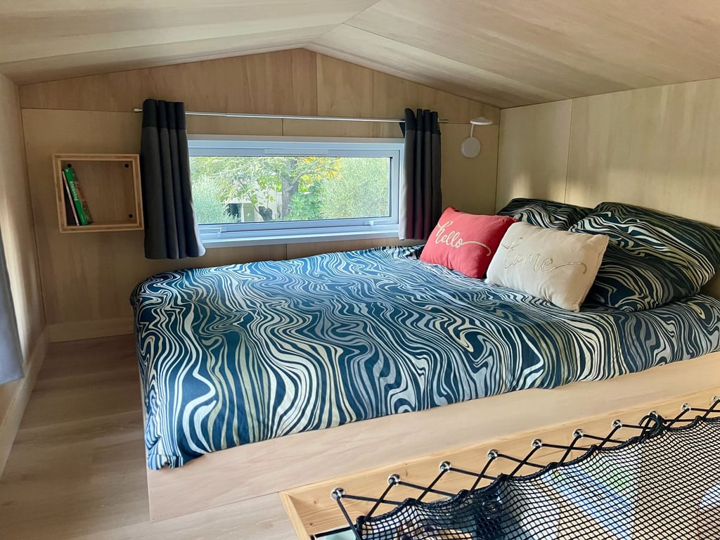 Chambre 2 avec son filet de détente pour enfants et parents