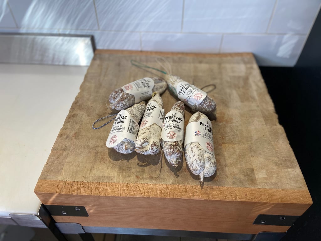 saucisson de village : nature/bleu d'Auvergne/piment d'Espelette/Beaufort/poivre vert ou noisettes