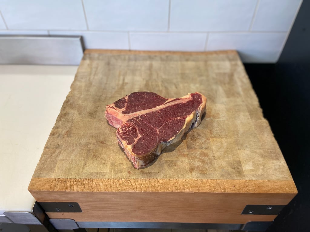 T-Bone vieilli en cave de maturation, race à viande