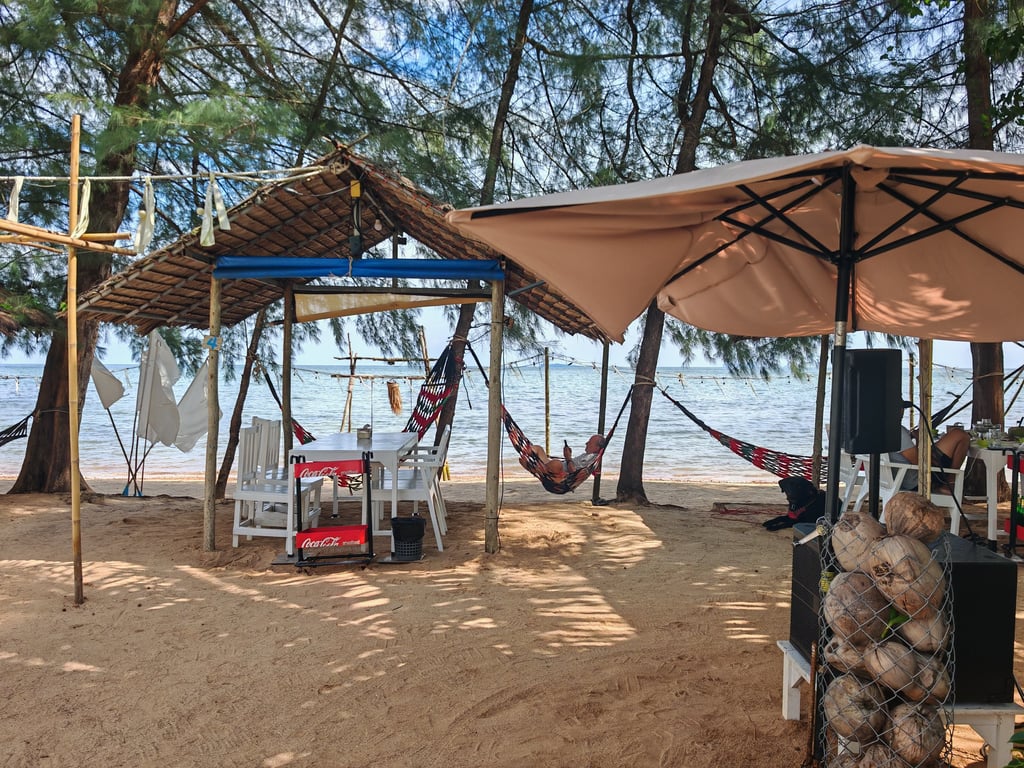 บ้านเอื้อง bar&restaurant