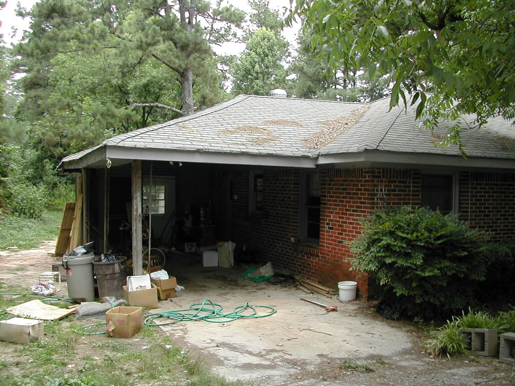 Huckabee Handyman Services, garage before