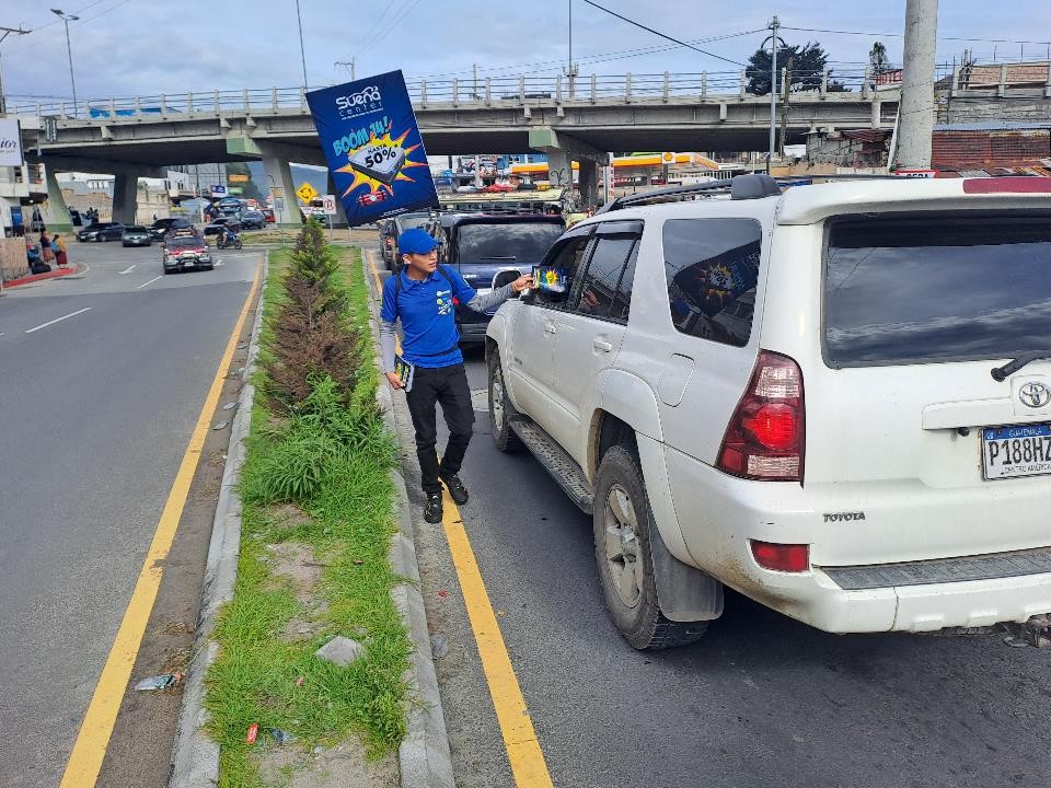 volanteo en guatemala, volanteo vehicular en trafico de quetzaltenango