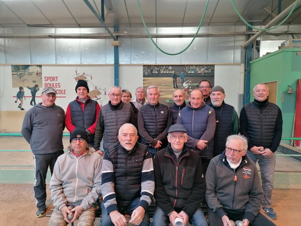 groupe de pétanque de Charnay-les-Mâcon vétérans