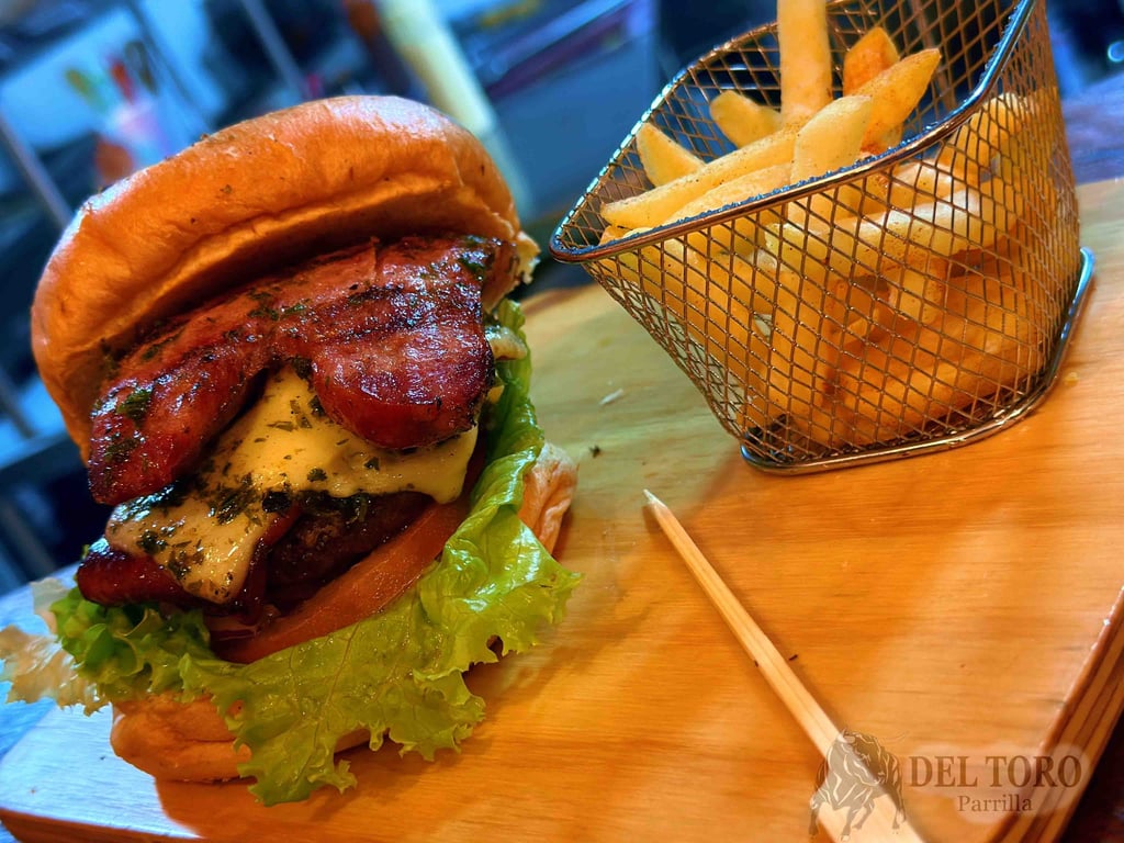 Hamburguesa con Carne Angus asada al Carbón