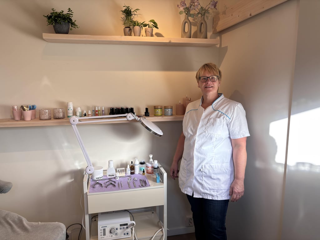 Reina in de praktijk van Reina's Voeten Boet.