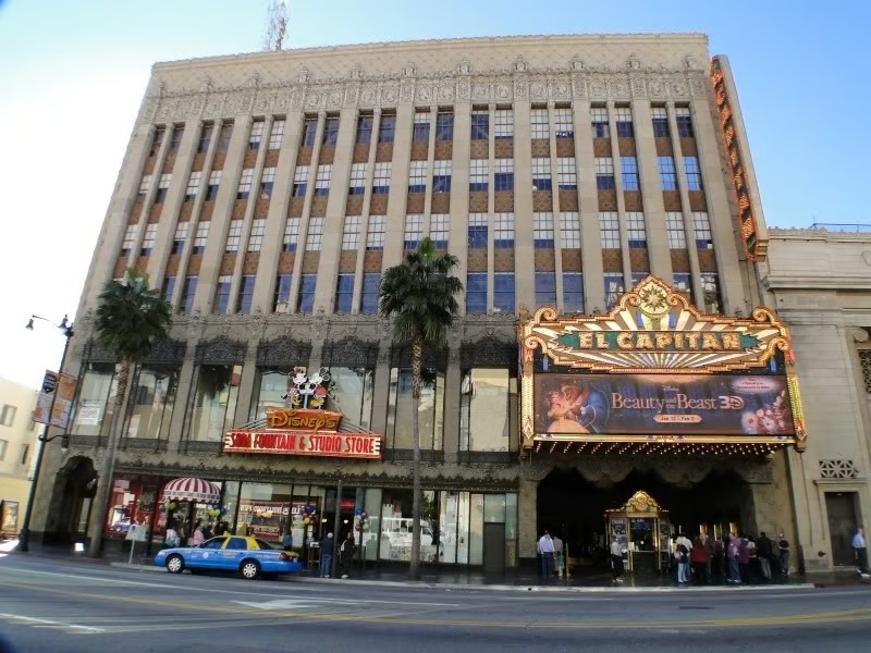 el-capitan-theatre-disney-hollywood-walk-of-fame-los-angeles