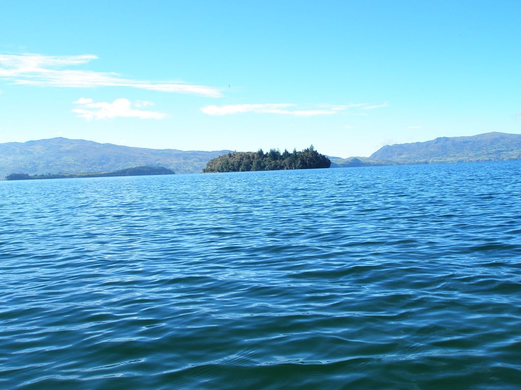 Lago de Tota, Laguna de Tota, Refugio Génesis, playa, paisaje, patos, naturaleza