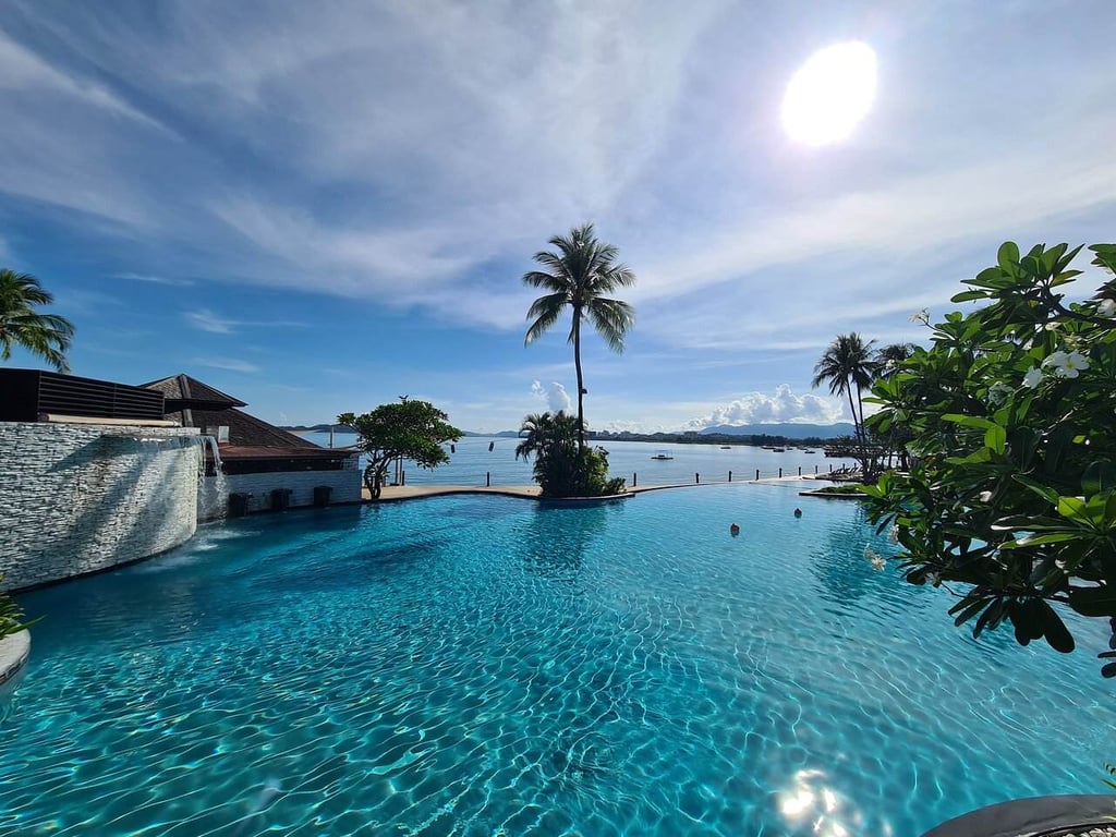 The swimming pools at Shangri-la's Tanjung Aru Beach Resort