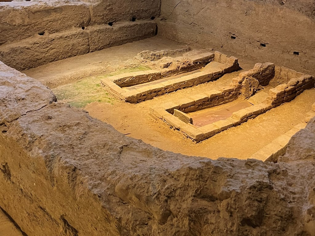 Medieval burial area in the Interpretation Centre of the Islamic Wall of Murcia.