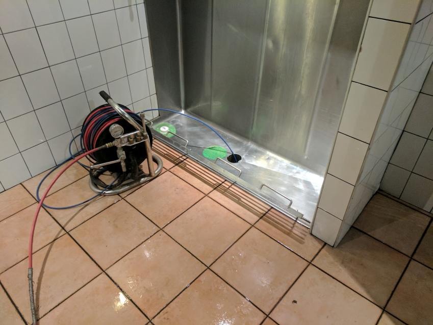Unblocking a urinal in Dromana