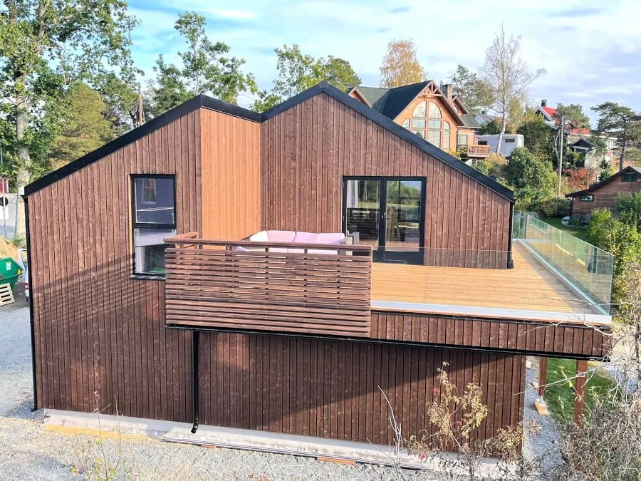 Timber house builder
