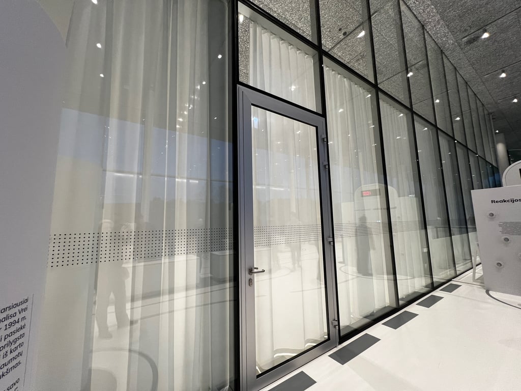 Sprendimai akustiniam komfortui su akustinėmis užuolaidomis