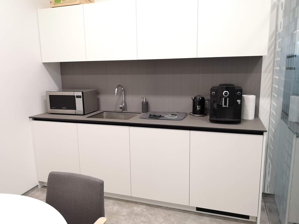 viuniline sienu danga biuro virtuveje