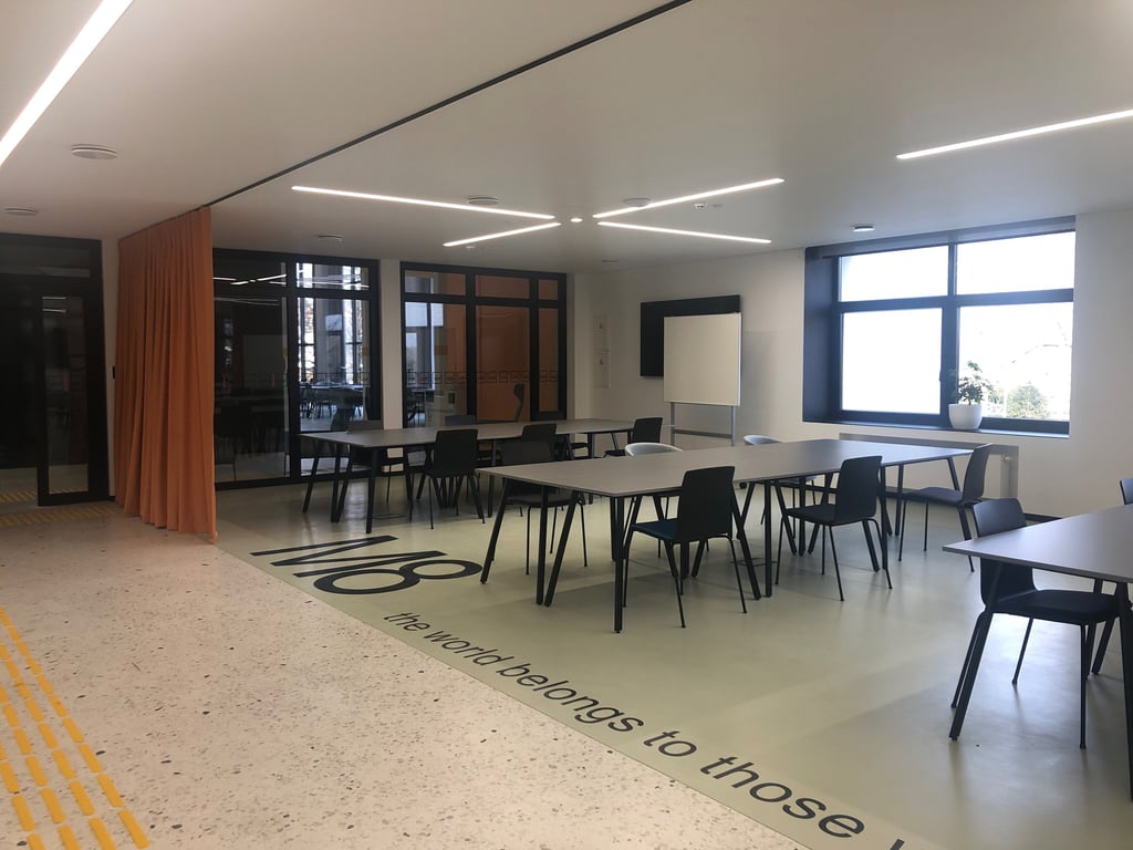 akustiniu uzuolaidu pertvara