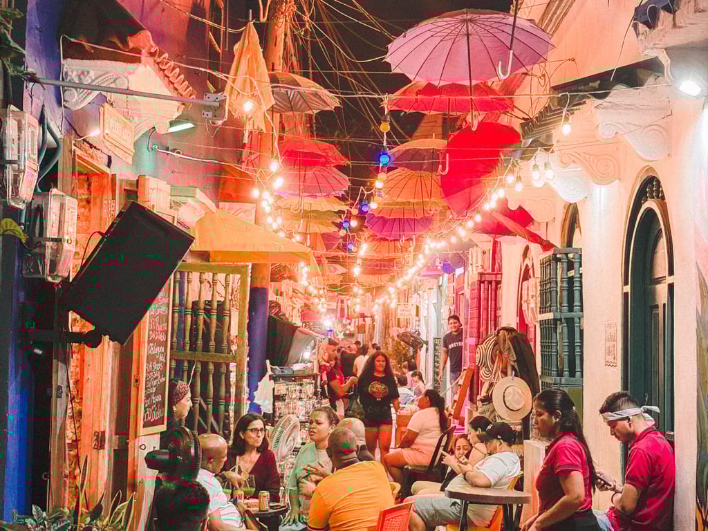 Light, umbrellas and food in Cartagena