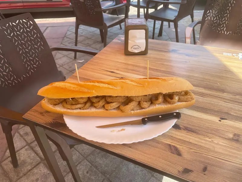 bocadillo de calamares