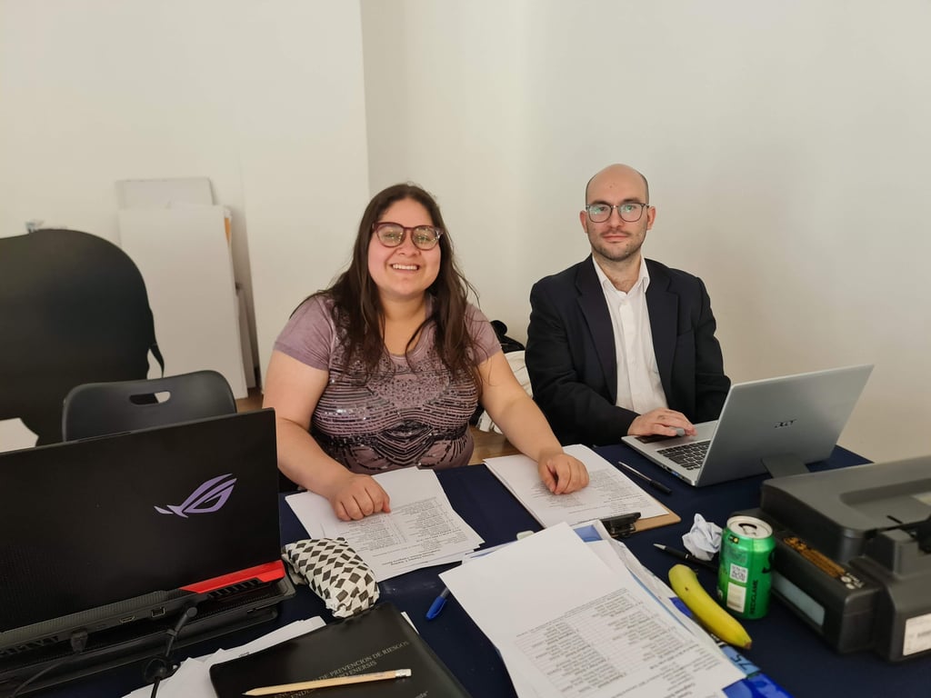 Arbitro Nacional Gianela luna junto al arbitro regional bastian quiroz