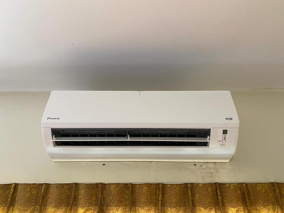 Juru teknikal Suasana install aircond Daikin berkualiti tinggi Cheras.