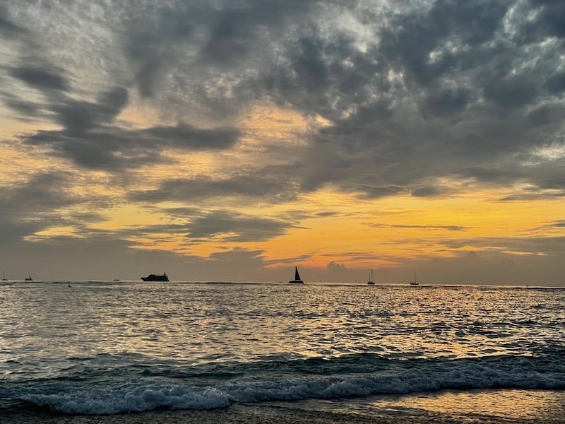 Hawai'i O'ahu Waikiki Beach Strand Sonnenuntergang Annerschtwo