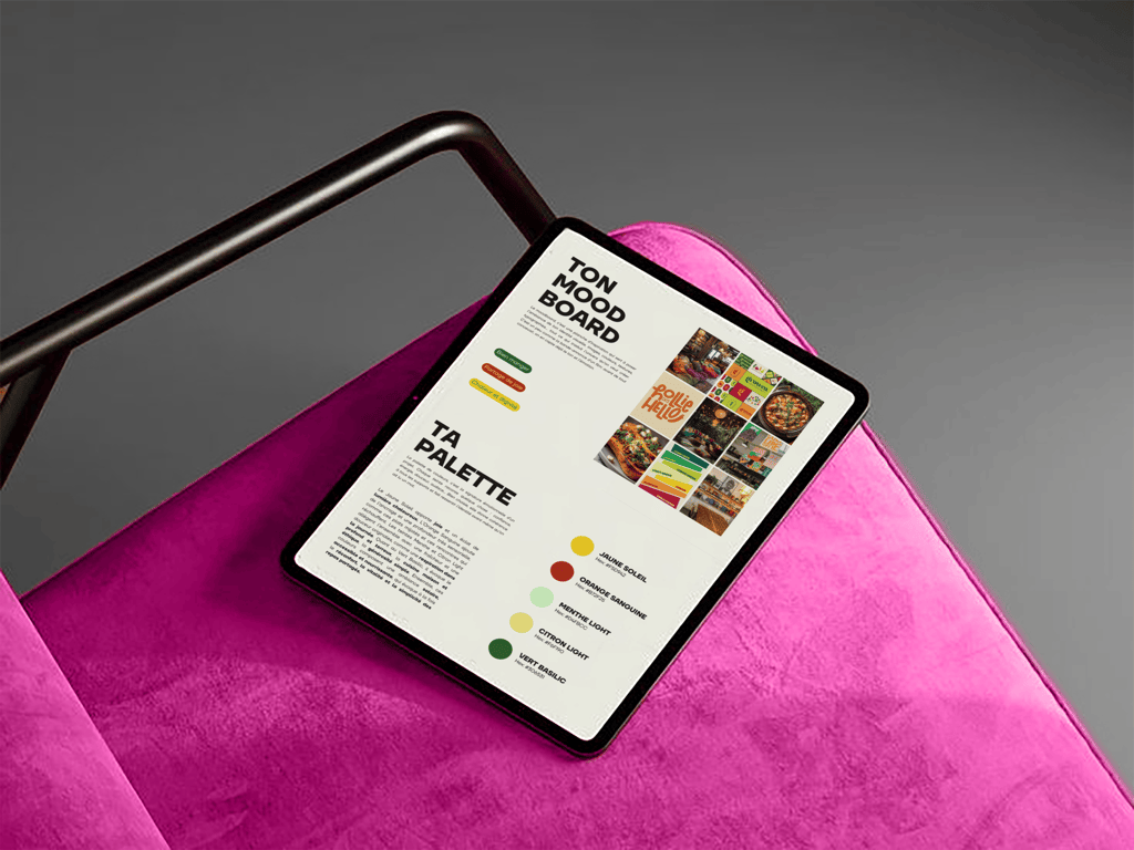 IPad présentant les pages "Ton Moodboard" et "Ta Palette" du Brand Starter