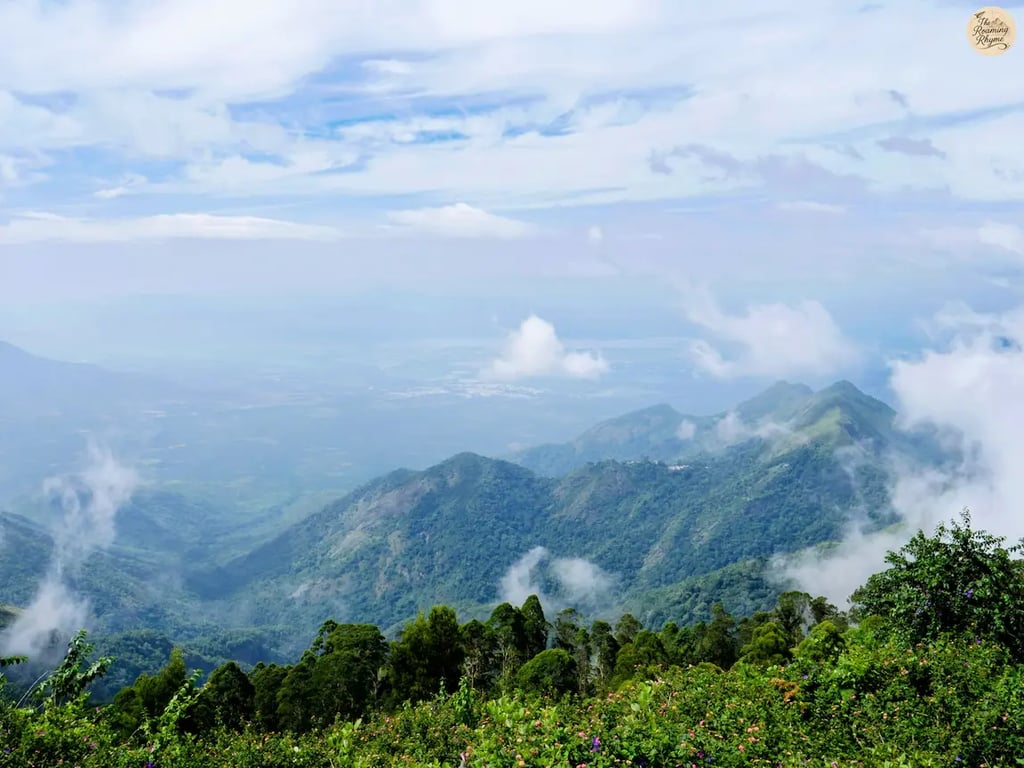 Breathtaking panoramic scenery from Coaker’s Walk in Kodaikanal.