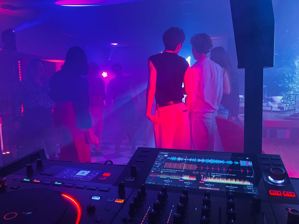 Soirée privée avec DJ pour anniversaire dans le VAR à la Bastide Verte à La Garde