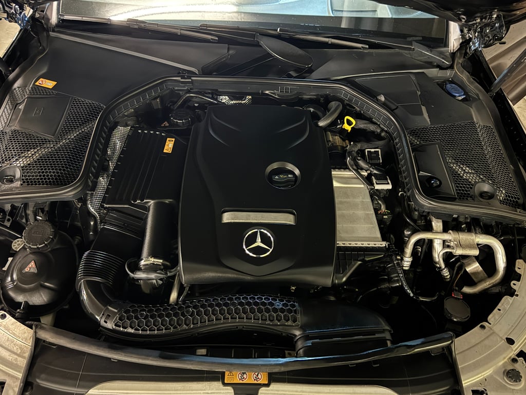 a mercedes benz motor