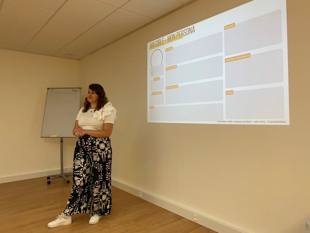 Conférence formation de persona, marketing, en stratégie de video pour les réseaux sociaux  avec vidéaste pro