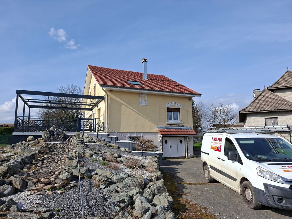 Rénovation de toiture à vézelois en tuiles jura nova rouge