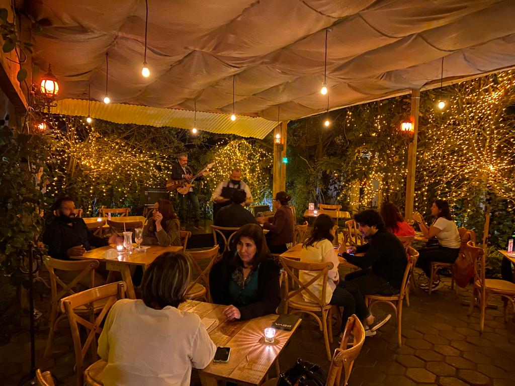 Noches en Penélope Café