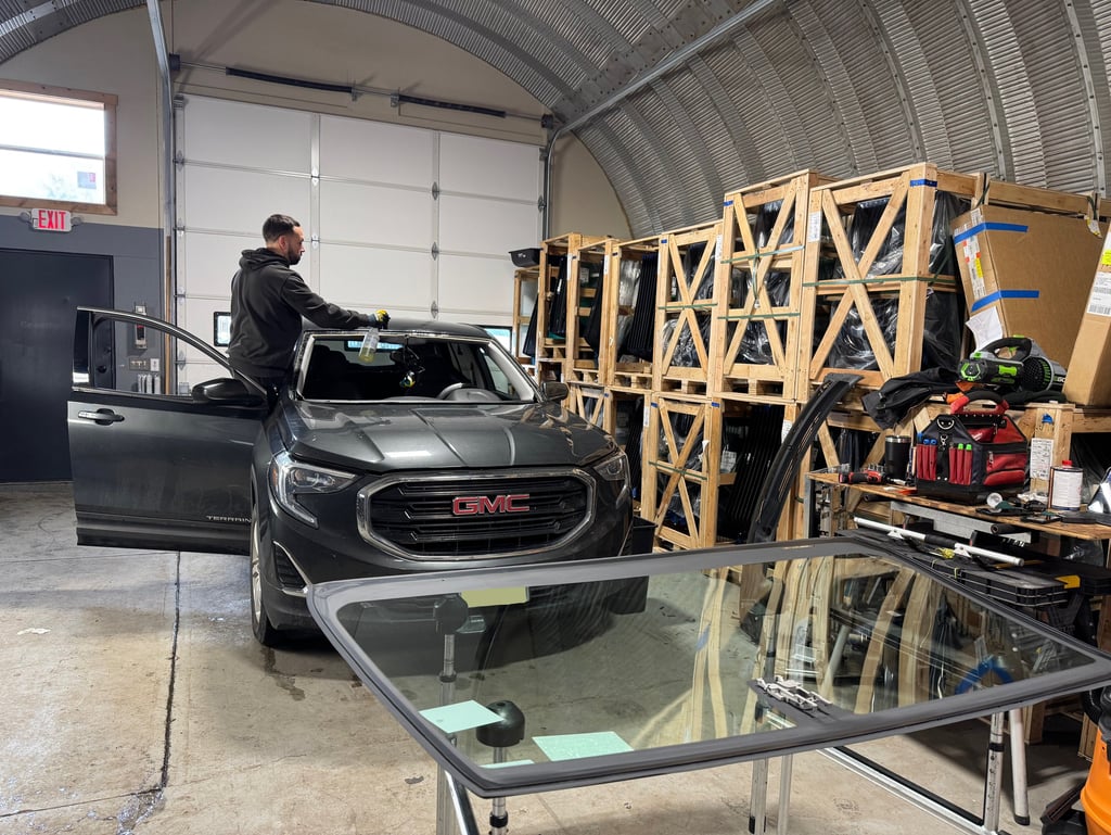 certified, trained auto glass replacement technicians