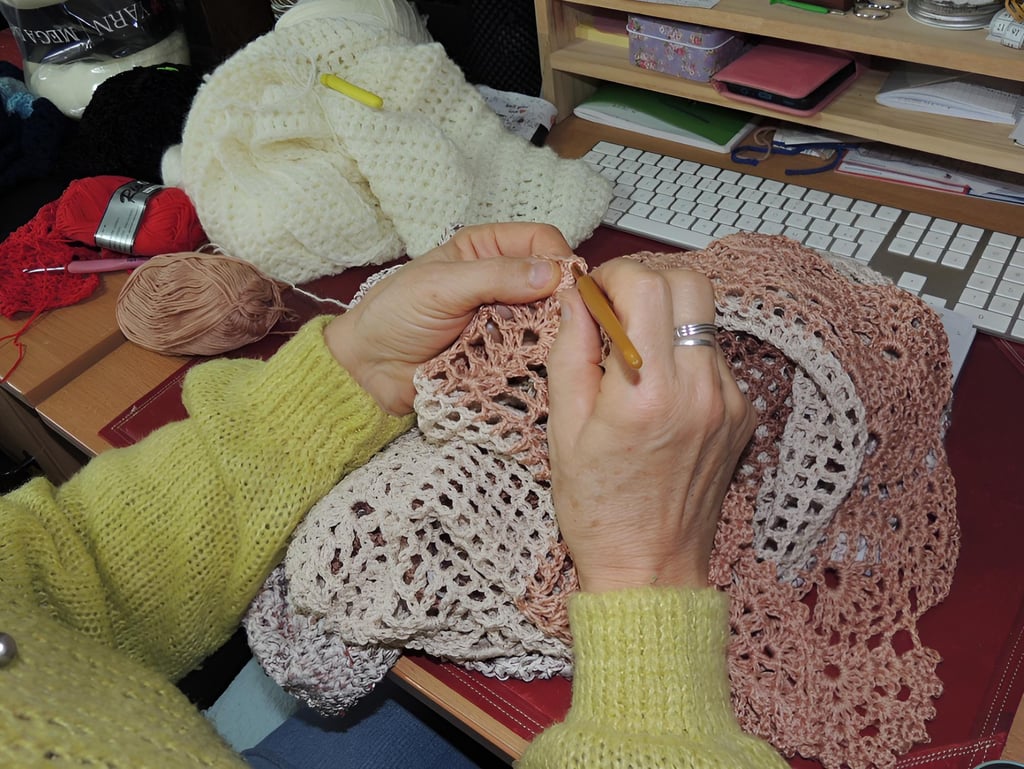 Mains dans l'atelier de Cachalabibi