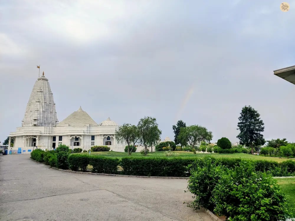 Visit Birla Mandir Jaipur, a beautiful white marble temple dedicated to Lord Vishnu and Goddess Lakshmi.