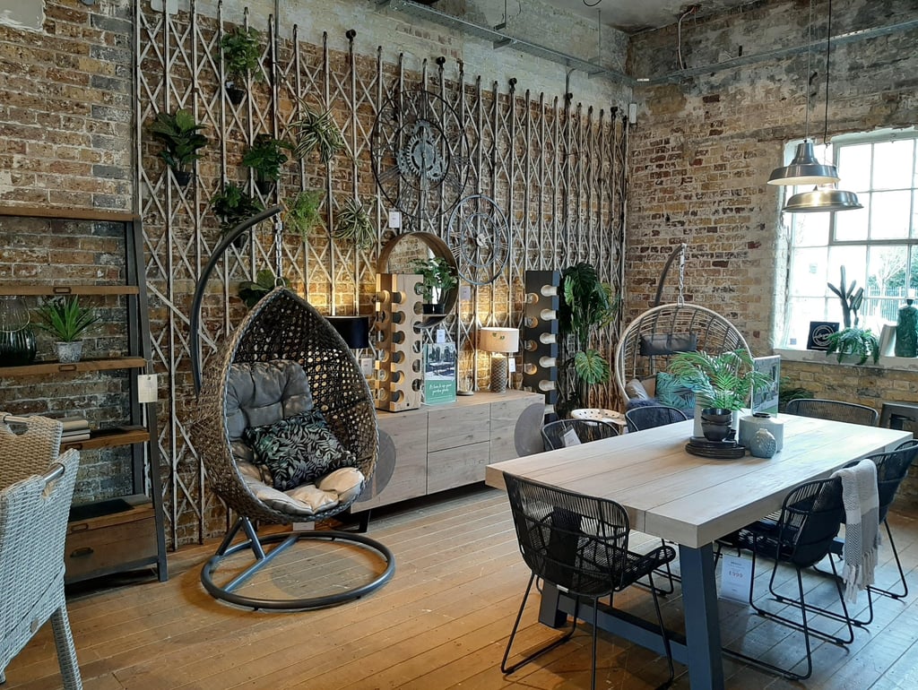 outdors tyo indoors inspired room with a table and chairs